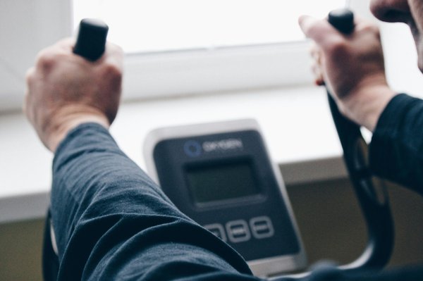 Meilleur vélo d'appartement 2024 : comparatif expert et guide complet